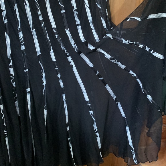 Sleeveless 2 pc dress - sheer with black slip attached underneath - Picture 3 of 6